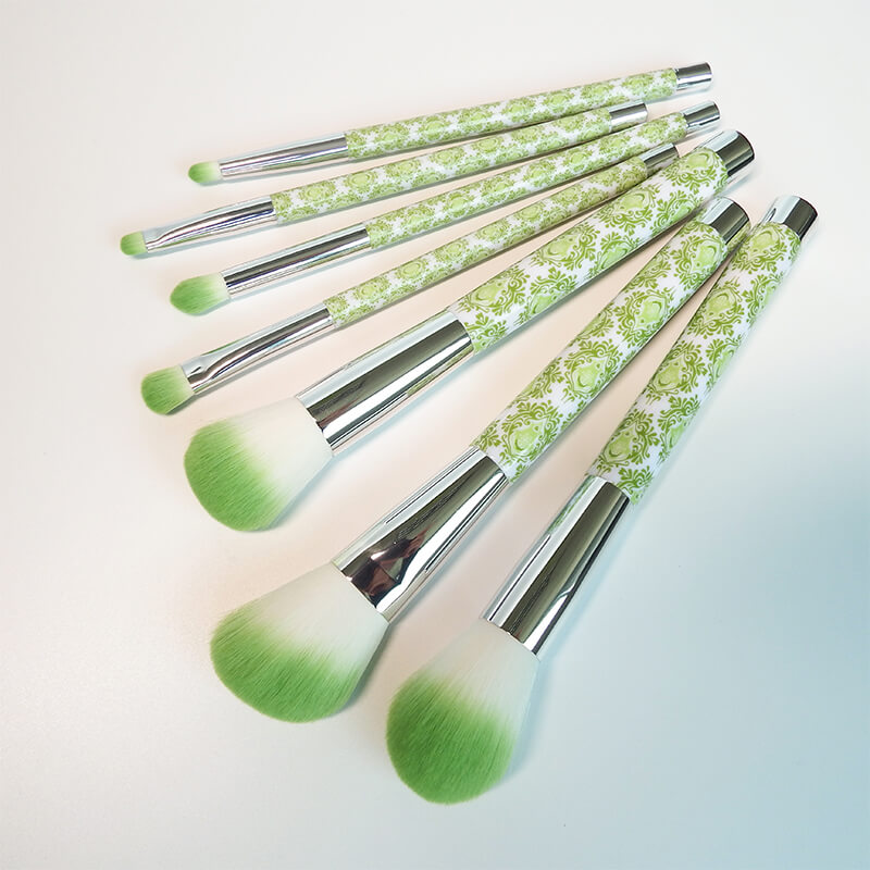 Premium Oval Makeup Brush Set